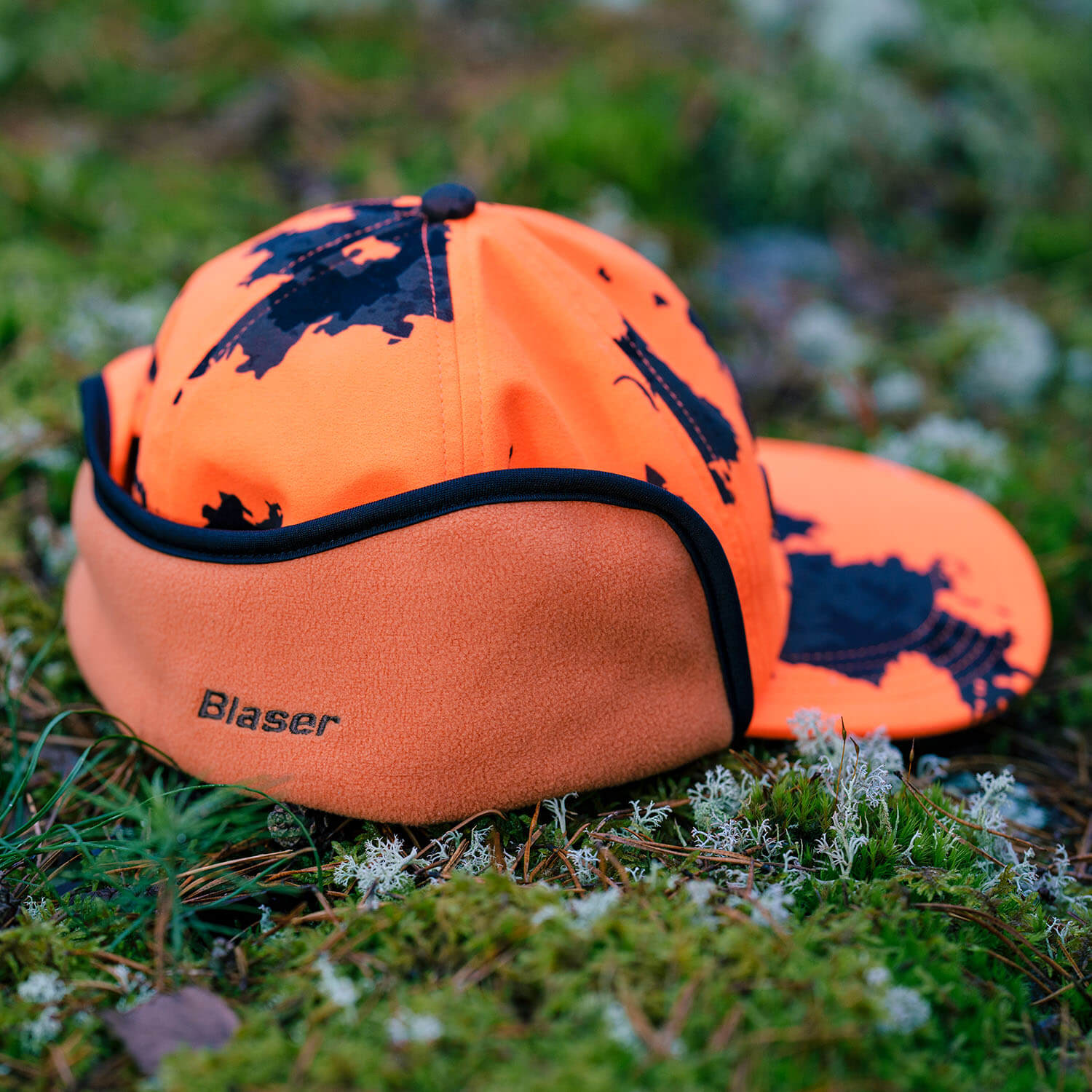  Black Fire Cap geïsoleerd (Blaze Orange Camo)